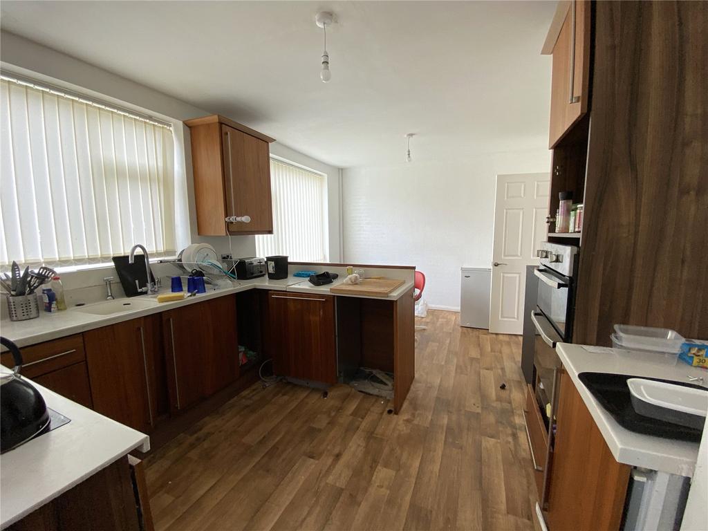 Ashton Field Drive, Worsley... 3 bed detached house £1,325 pcm (£306 pw)