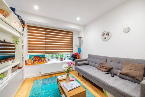 undefined, Lampton Road, Hounslow, TW3