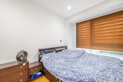 undefined, Lampton Road, Hounslow, TW3