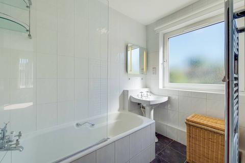 Flat 5, Ulster Court Albany Park Road, Kingston Upon Thames, KT2 5SS