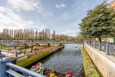 Flat 15, Stevens House Jerome Place, Kingston Upon Thames, KT1 1HX