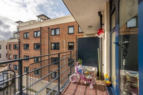 Flat 15, Stevens House Jerome Place, Kingston Upon Thames, KT1 1HX