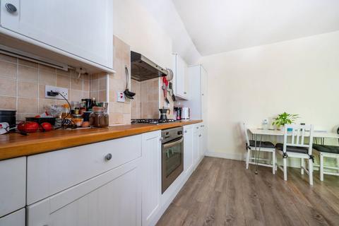 9b Brighton Road, Surbiton, KT6 5LX