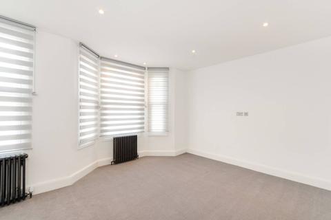 3 bedroom terraced house to rent - Warwick Grove, Surbiton, KT5