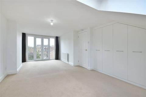 4 bedroom terraced house to rent, Beaconsfield Road, Ealing, W5