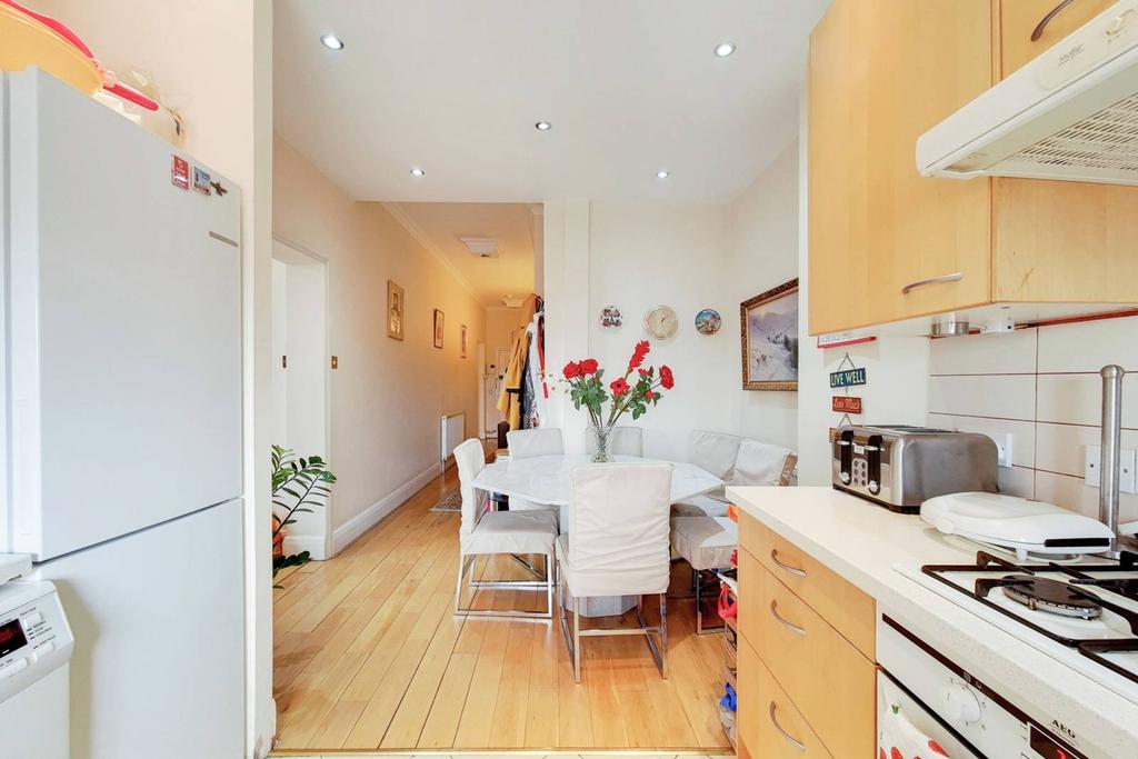 Maida Vale, Little Venice, London, W9 2 bed flat for sale £950,000