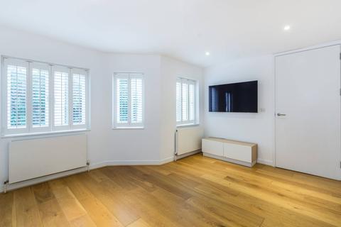 5 Octavia Mews, London, W9 3LQ