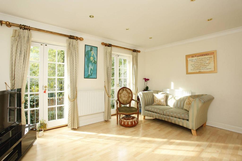 Andover Place, Maida Vale, London, NW6 3 bed mews £3,359 pcm (£775 pw)