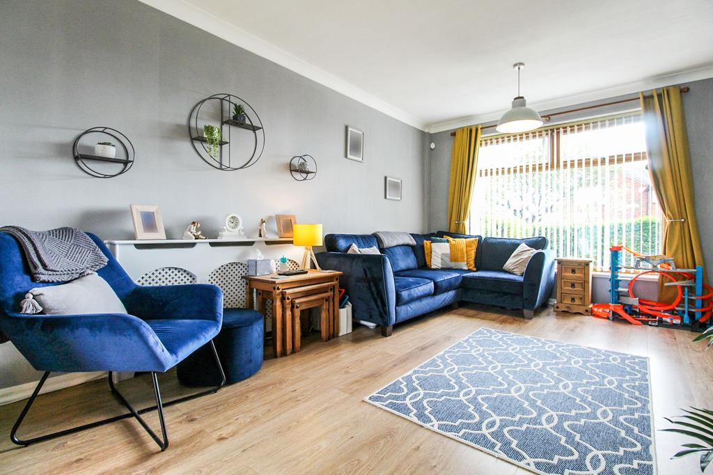 St. Catherines Drive, Leeds, LS13 3 bed semidetached house £200,000