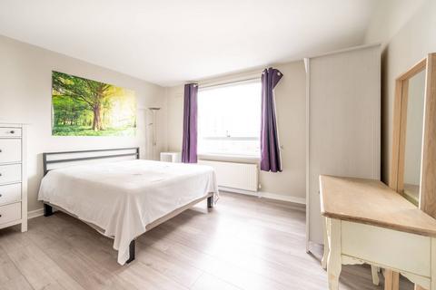 1 bedroom flat for sale, The Water Gardens, Hyde Park Estate, London, W2