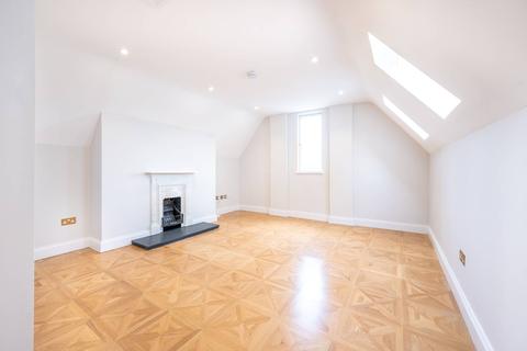 2 bedroom flat for sale - Seven Sisters Road, Manor House, London, N4
