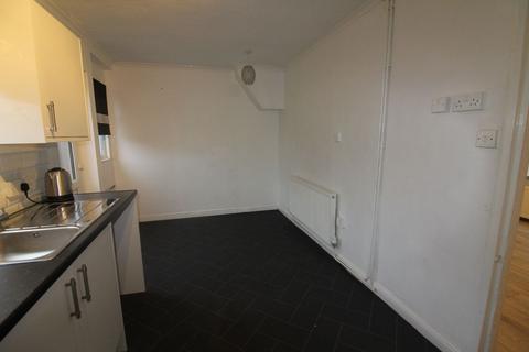 2 bedroom terraced house to rent, 36 Longford Crescent, Bulwell