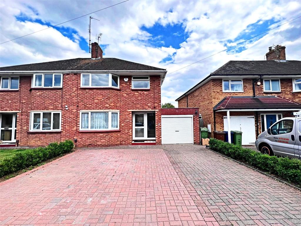 Morley Avenue, Churchdown, Gloucester 3 bed semidetached house £