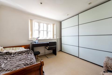 83 Green Lane, Worcester Park, KT4 8GD