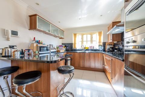 83 Green Lane, Worcester Park, KT4 8GD