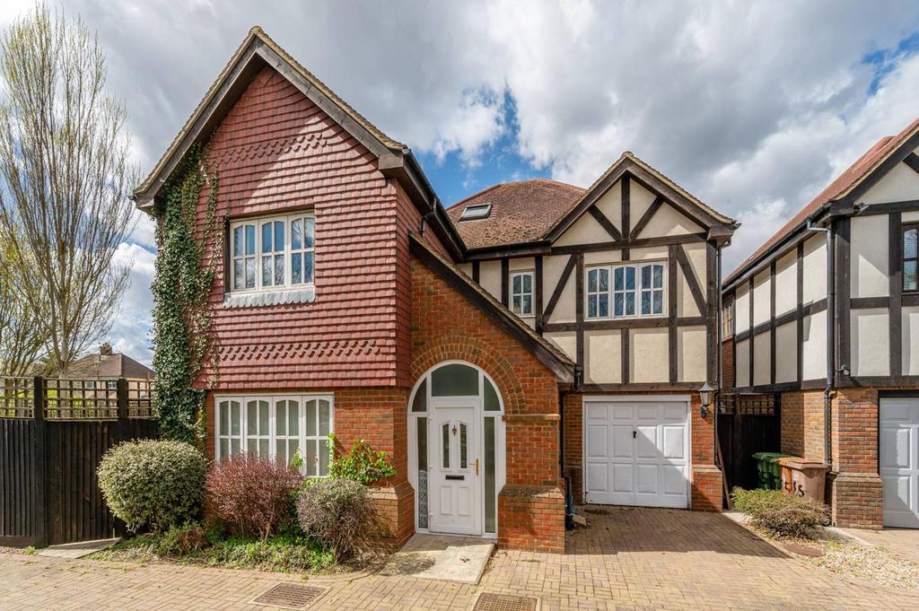 Green Lane, New Malden, Worcester Park, KT4 5 bed detached house for
