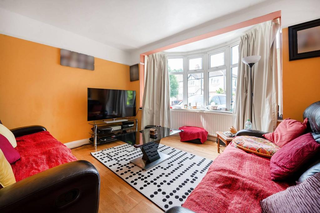 STANLEY AVENUE, New Malden, KT3 3 bed detached house £800,000