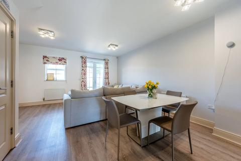 51 Beaumont Drive, Worcester Park, KT4 8FE