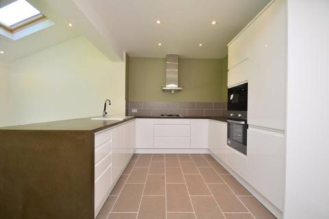 5 bedroom terraced house to rent - Firstway, Raynes Park, London, SW20