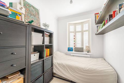 34 Woodleigh Avenue, London, N12 0LL