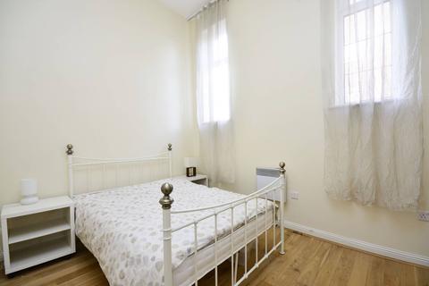 Flat 3, Knights Court, 1 Constable Close, London, N11 3GW