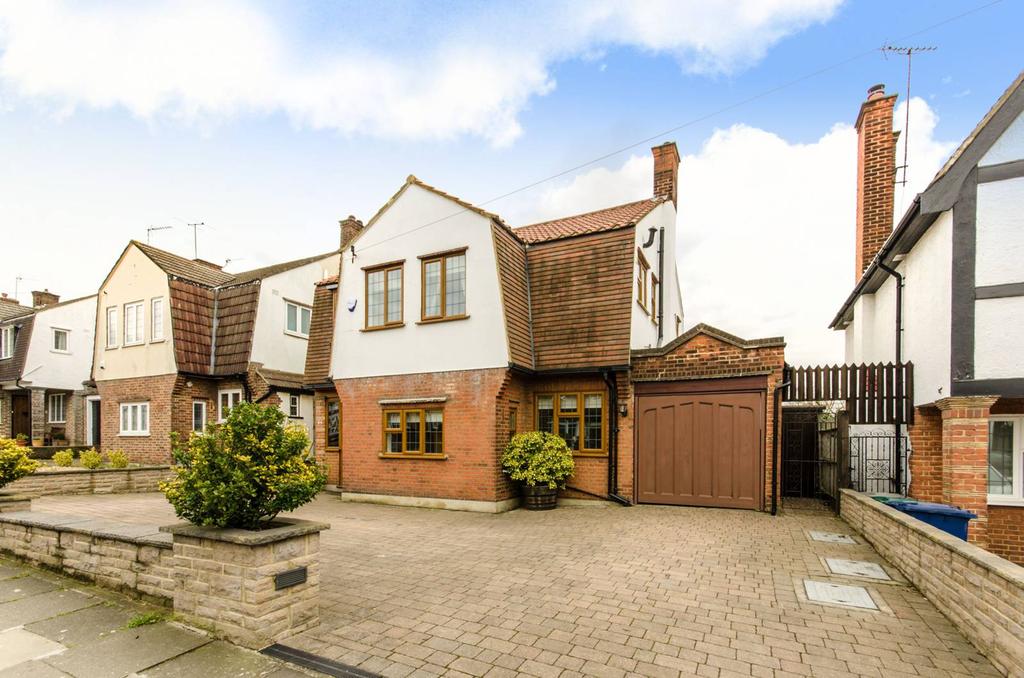 Manor Drive, Whetstone, London, N20 3 bed detached house £3,350 pcm