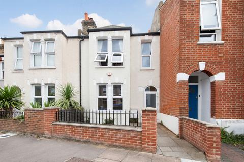 3 bedroom terraced house for sale - Alston Road,  London, SW17