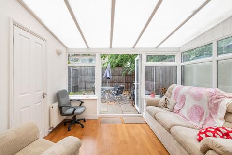 3 bedroom terraced house for sale - Alston Road,  London, SW17