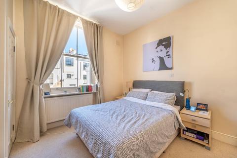Flat 4, 25 Queens Gardens, London, W2 3BD