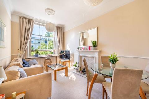 Flat 4, 25 Queens Gardens, London, W2 3BD