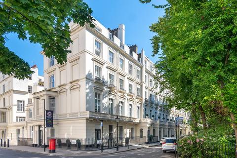 Flat 4, 25 Queens Gardens, London, W2 3BD