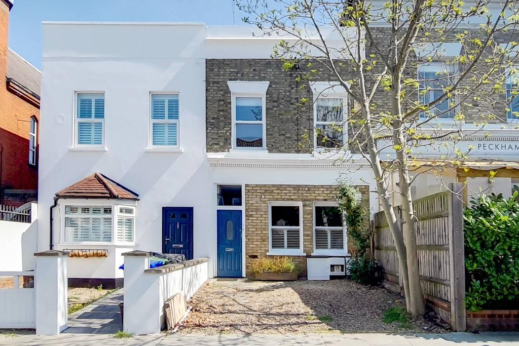 Consort Road, Peckham Rye, London, SE15 1 bed flat £450,000