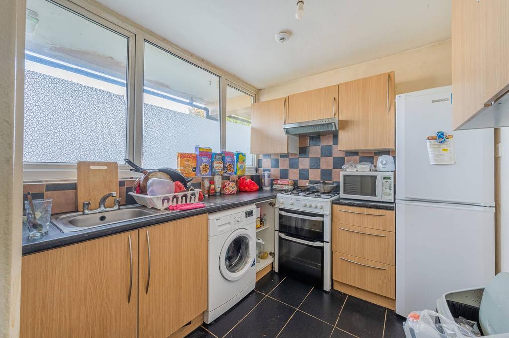 Consort Road, Peckham, London, SE15 3 bed £400,000