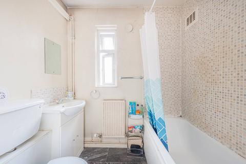 Flat 29, Gothic Court Wyndham Road, London, SE5 0UQ