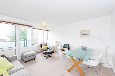 2 bedroom flat for sale - Churchill Gardens, Pimlico, London, SW1V