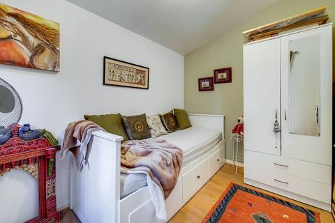 4 bedroom terraced house for sale - Langton Grove, Northwood, HA6