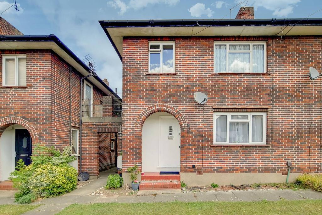 Southbourne Gardens, Eastcote, Ruislip, HA4 1 bed £375,000