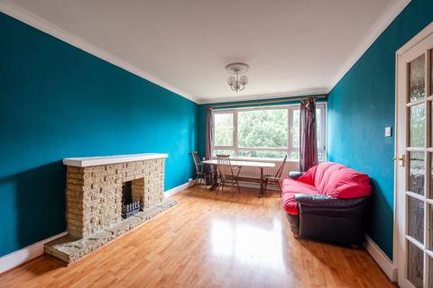106 Keevil Drive, London, SW19 6TB