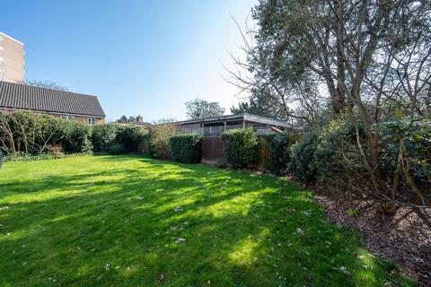 Flat 5, Admirals Court Windlesham Grove, London, SW19 6AP