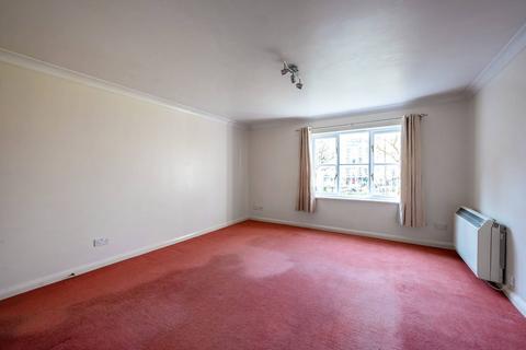 Flat 5, Admirals Court Windlesham Grove, London, SW19 6AP