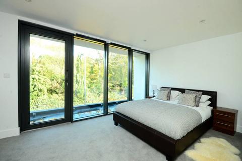 3 bedroom flat to rent - Clarence Lane, Roehampton, London, SW15