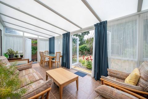 24 Derwent Road, Twickenham, TW2 7HQ