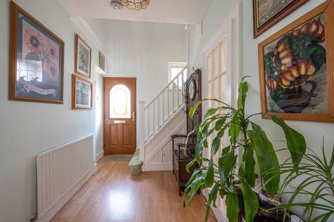 24 Derwent Road, Twickenham, TW2 7HQ