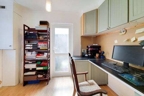 24 Derwent Road, Twickenham, TW2 7HQ