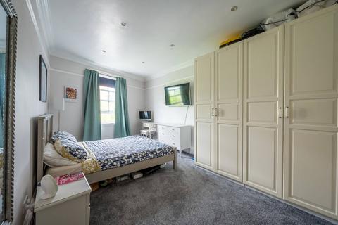 2 bedroom flat for sale - High Street, Teddington, TW11