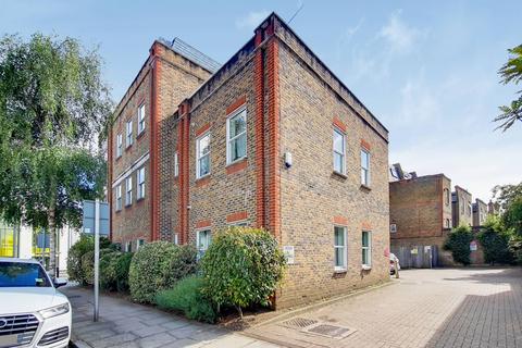 Flat 5, Winchester Court Castlegate, Richmond, TW9 2LQ