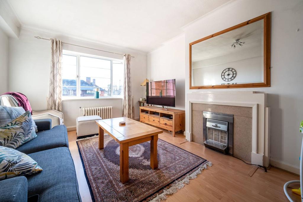 Sheen Court, East Sheen, Richmond, TW10 2 bed flat £500,000