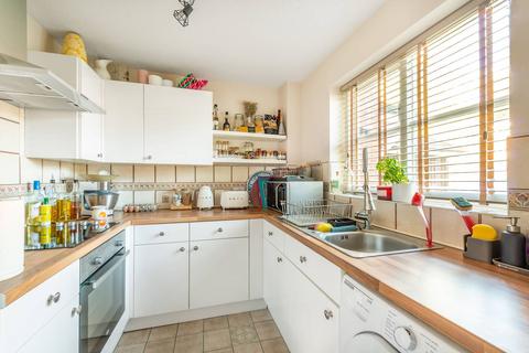 13 Bankside Close, Isleworth, TW7 7EW