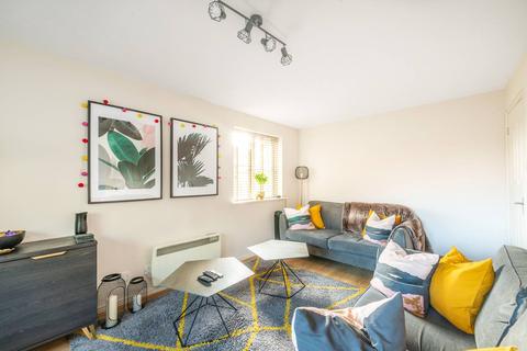 13 Bankside Close, Isleworth, TW7 7EW
