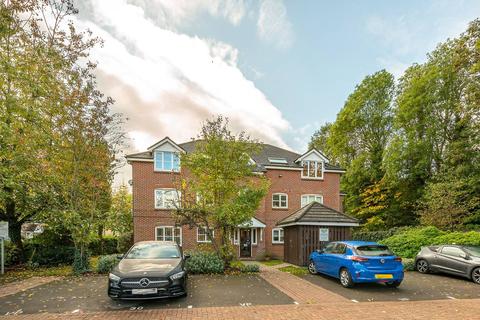 13 Bankside Close, Isleworth, TW7 7EW